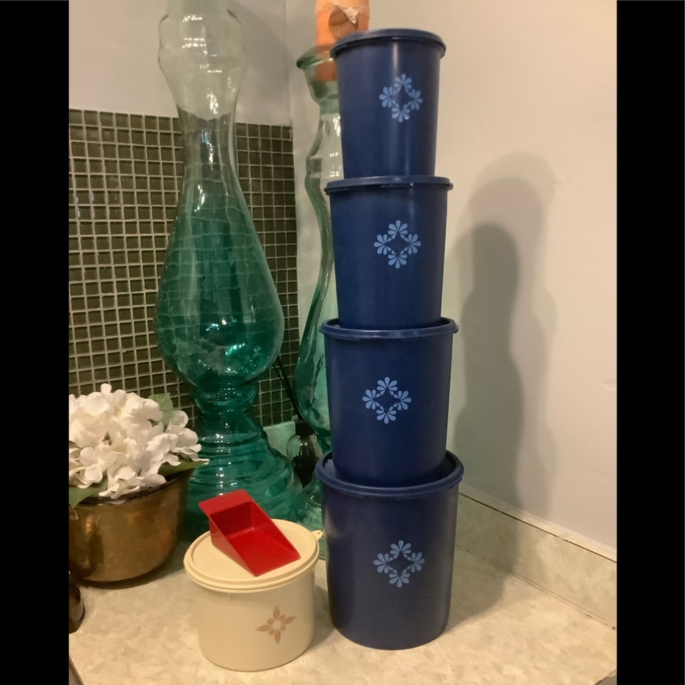 TUPPERWARE CANISTER SET & One Side Canister With SKOOP, Vintage, All Made USA